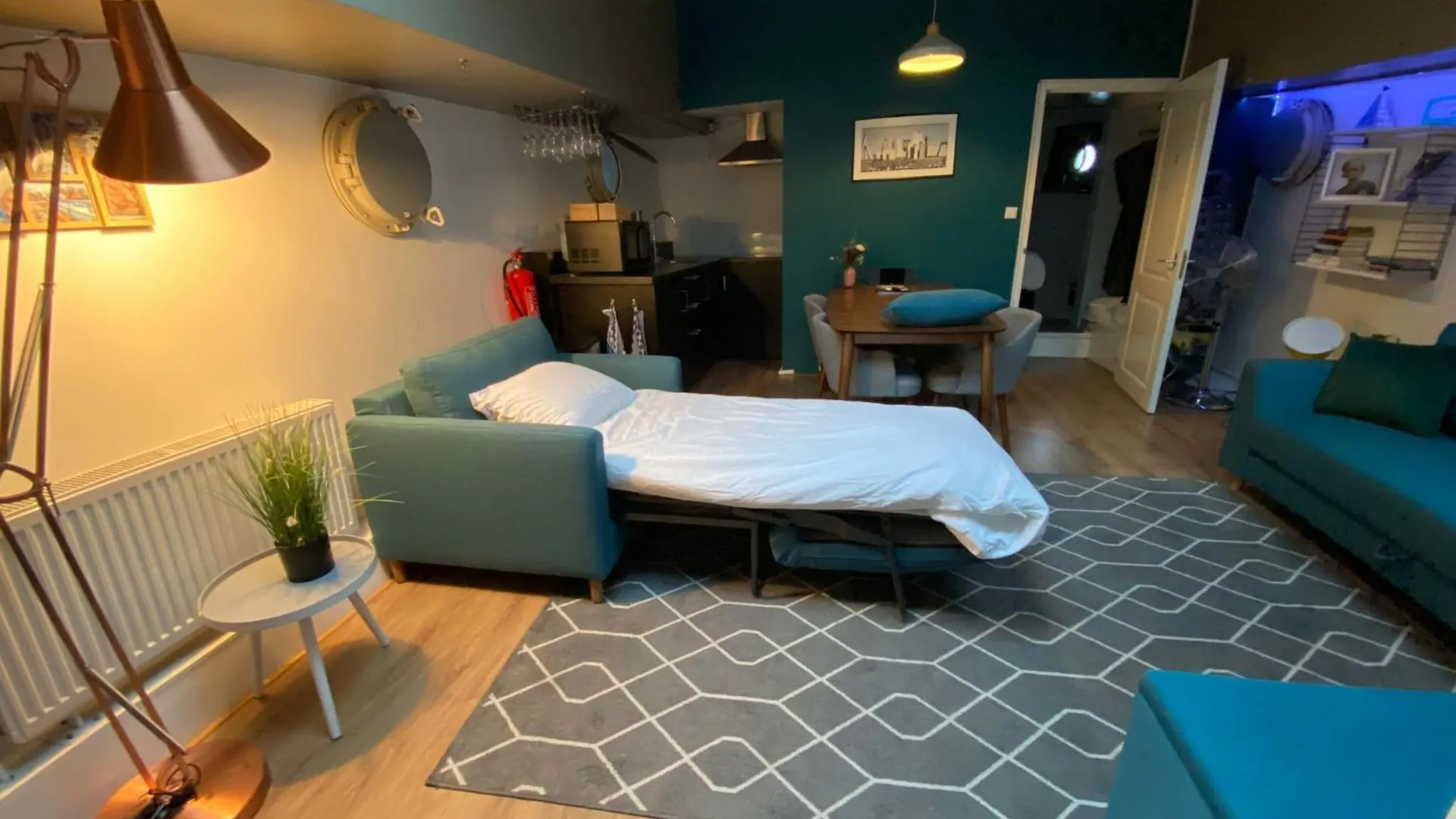 Botel De Coaster Hotel Rotterdam