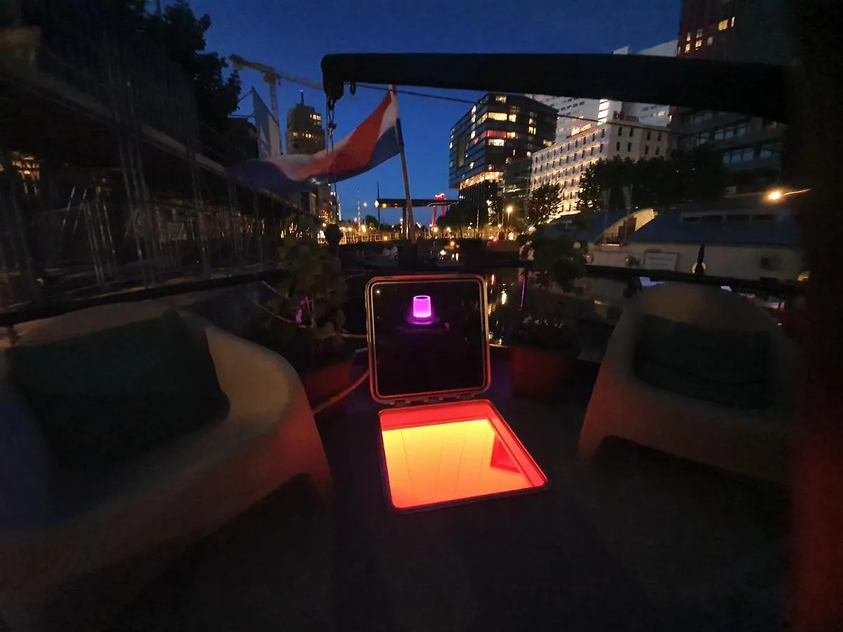 Hotel De Coaster & Aquarium Ponton Rotterdam Botel