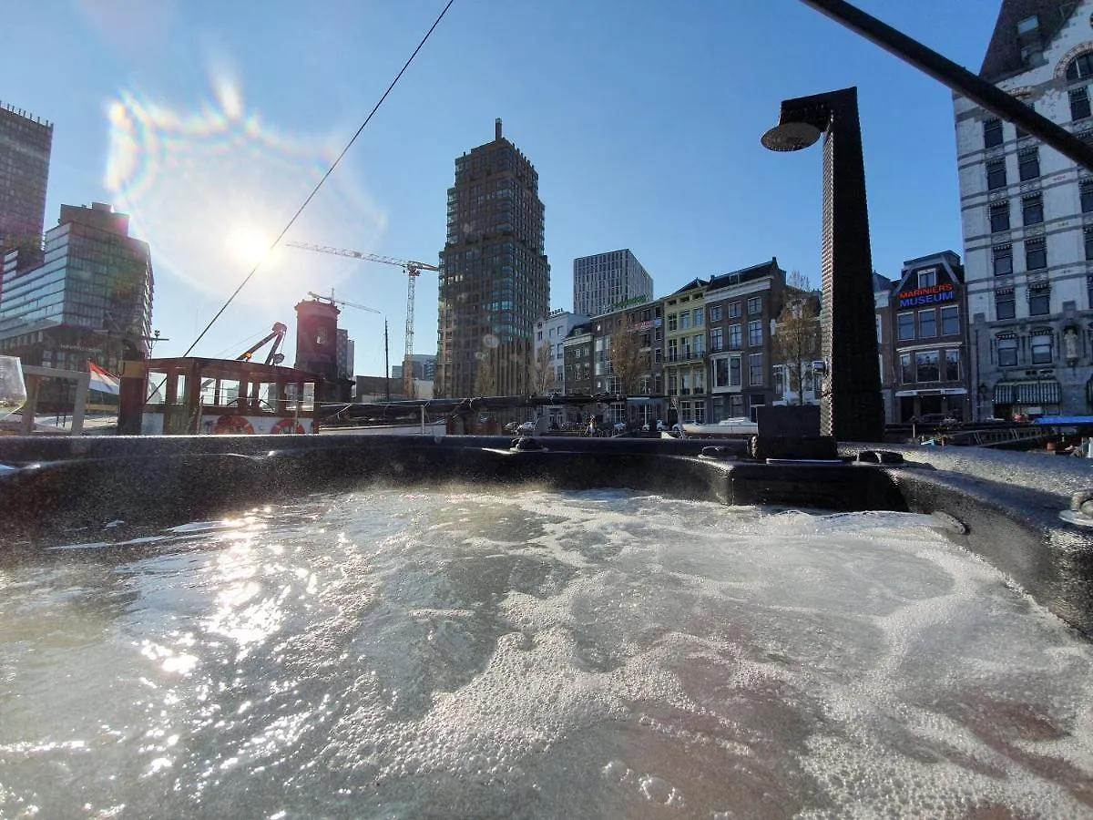 Botel Hotel De Coaster & Aquarium Ponton Rotterdam