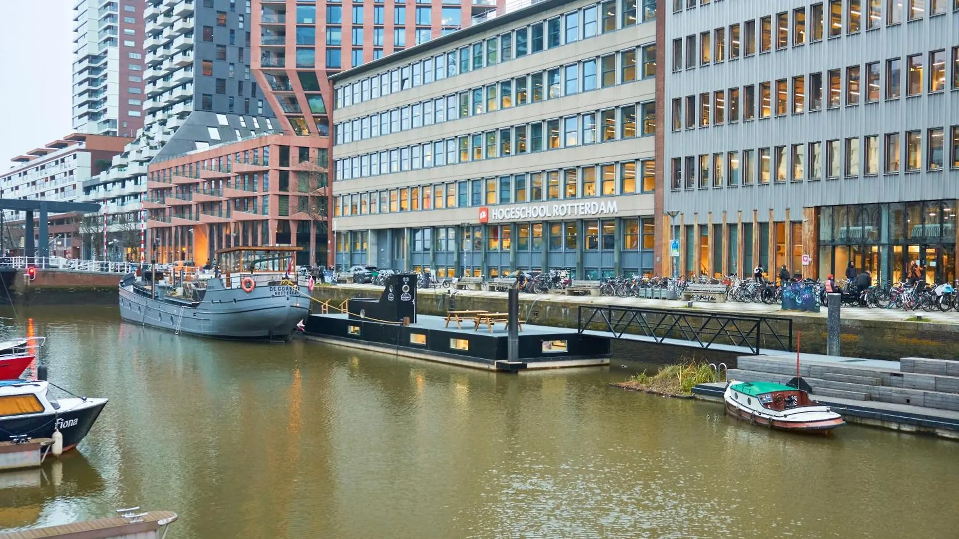 Hotel De Coaster & Aquarium Ponton Rotterdam